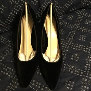 Women's Nine West Jackpot Suede Pumps Size 11